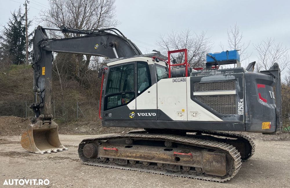Volvo EC250E-NL Excavator - 2