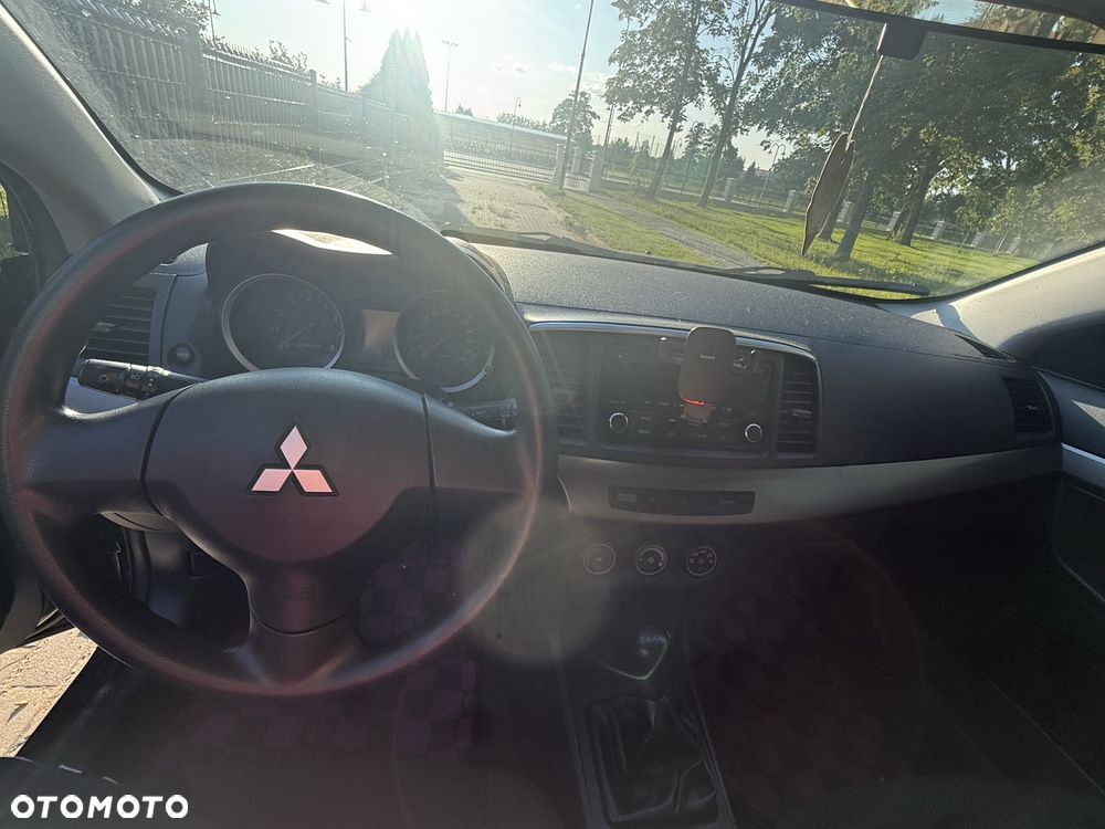 Mitsubishi Lancer - 6
