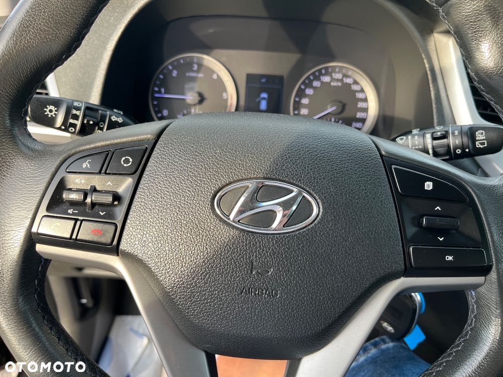 Hyundai Tucson 1.7 CRDI BlueDrive Comfort 2WD - 17
