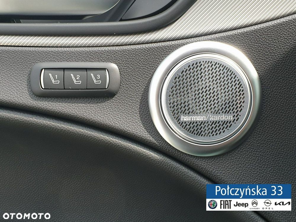 Alfa Romeo Stelvio - 12