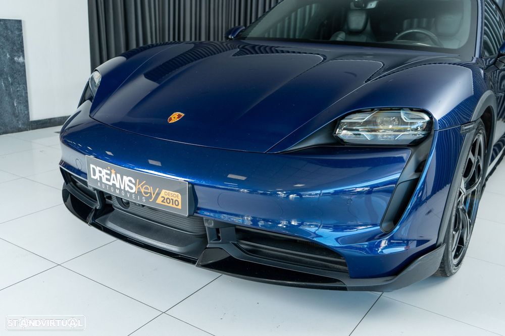 Porsche Taycan Cross Turismo Turbo - 35
