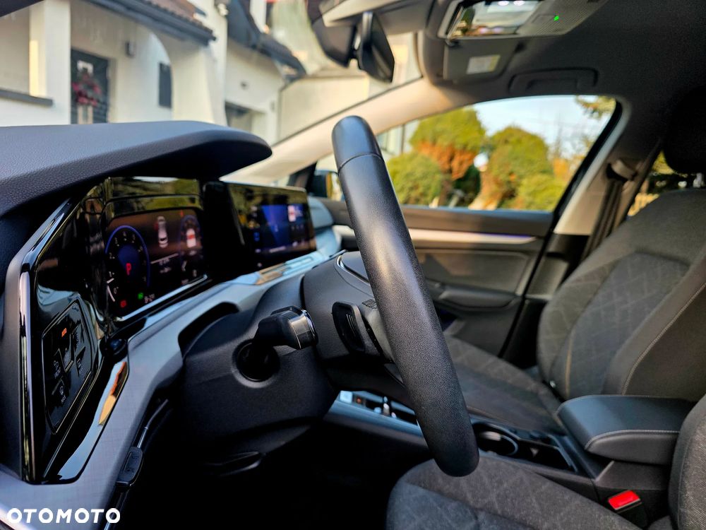 Volkswagen Golf 1.5 eTSI OPF DSG Life - 32