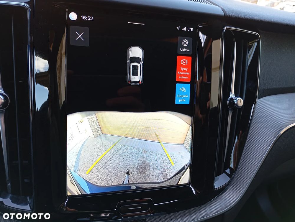 Volvo XC 60 B5 B AWD Plus Dark - 29