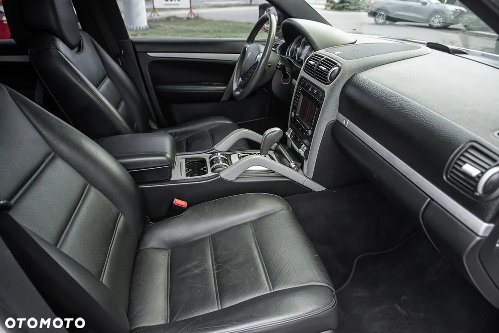 Porsche Cayenne - 31