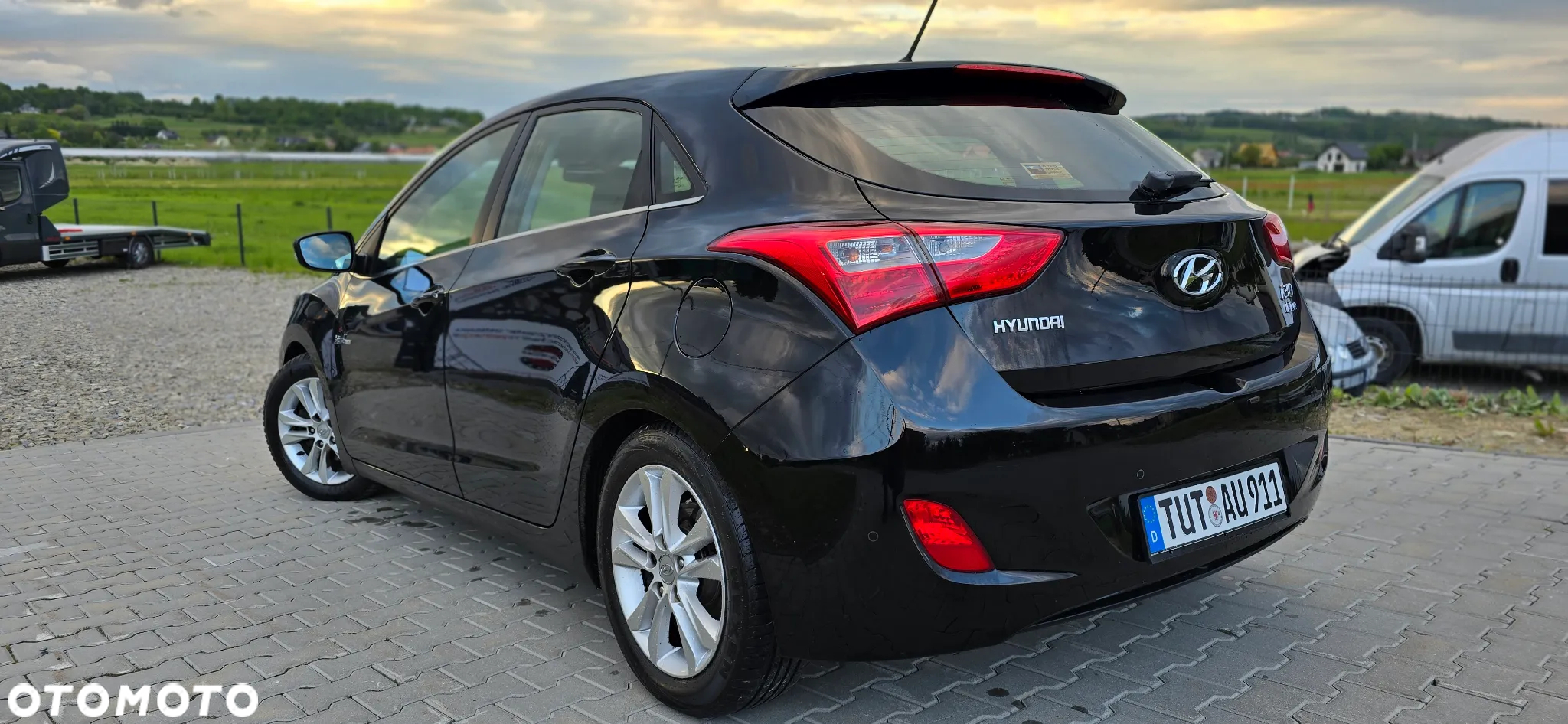 Hyundai i30 blue 1.6 CRDi Trend - 3