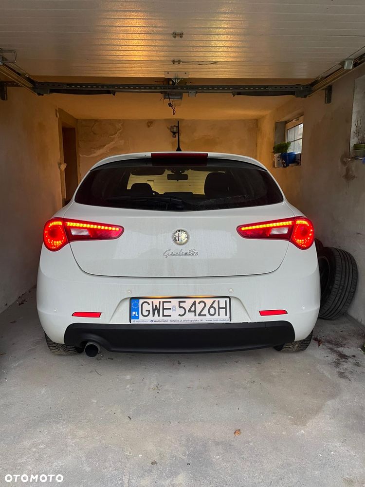 Alfa Romeo Giulietta - 2