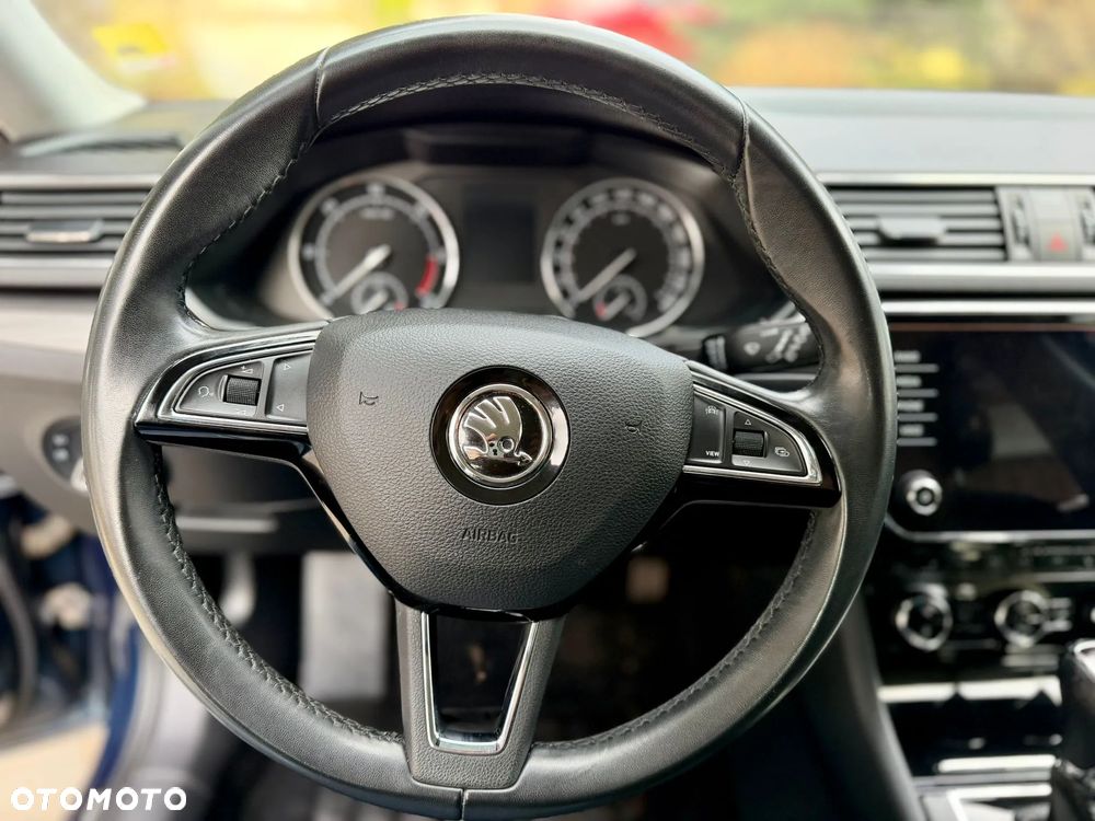 Skoda Superb 2.0 TDI Style DSG - 29