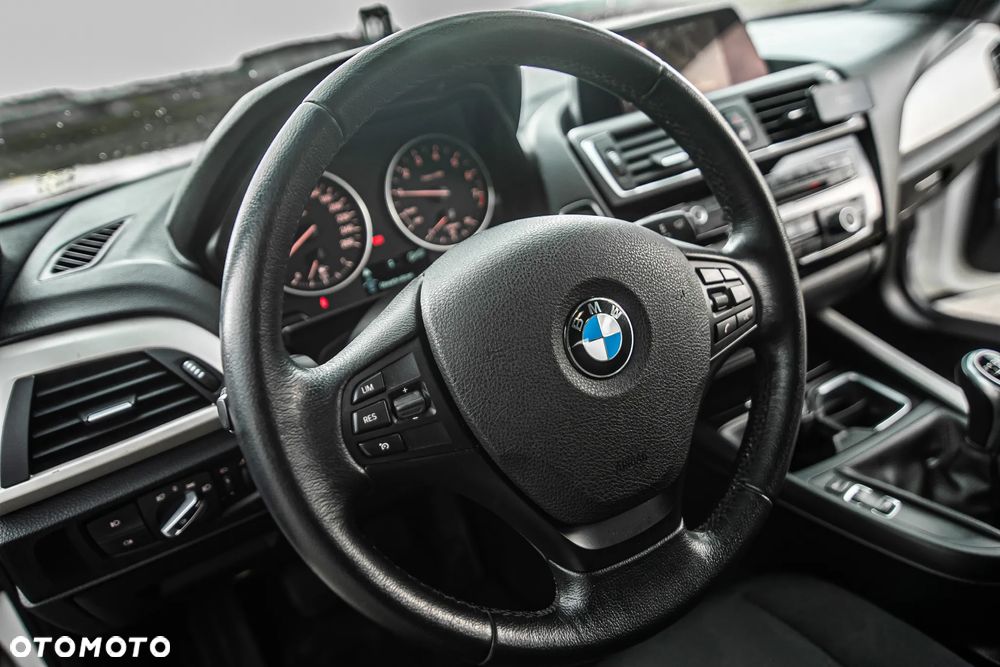 BMW Seria 1 116i - 18