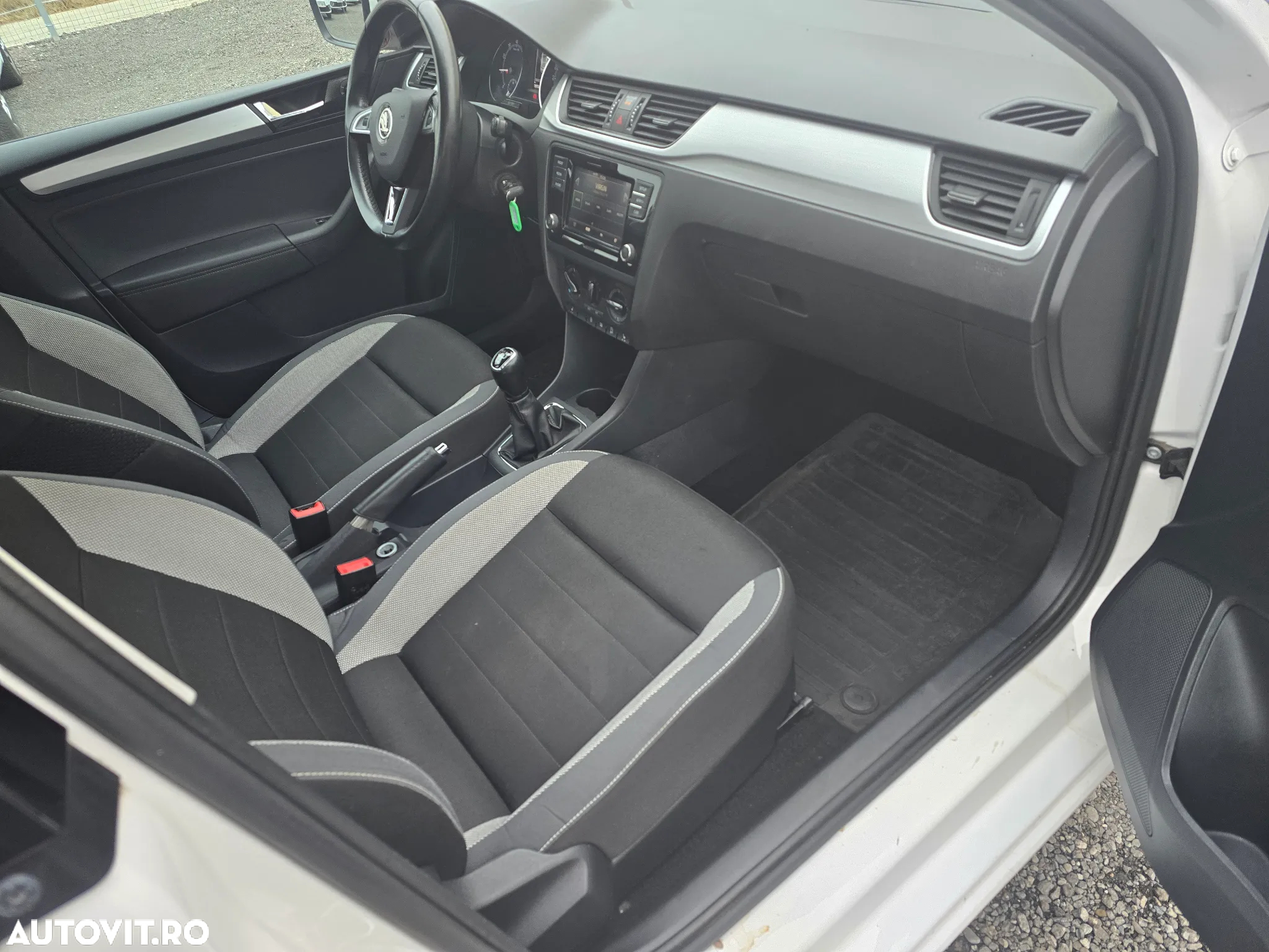 Skoda RAPID 1.0 TSI Style - 10