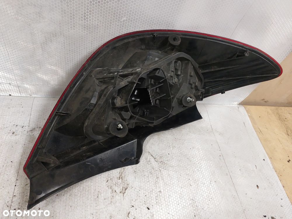 .  LAMPA TYL TYLNA PRAWA OPEL CORSA D !5D!!CIEMNA! - 4