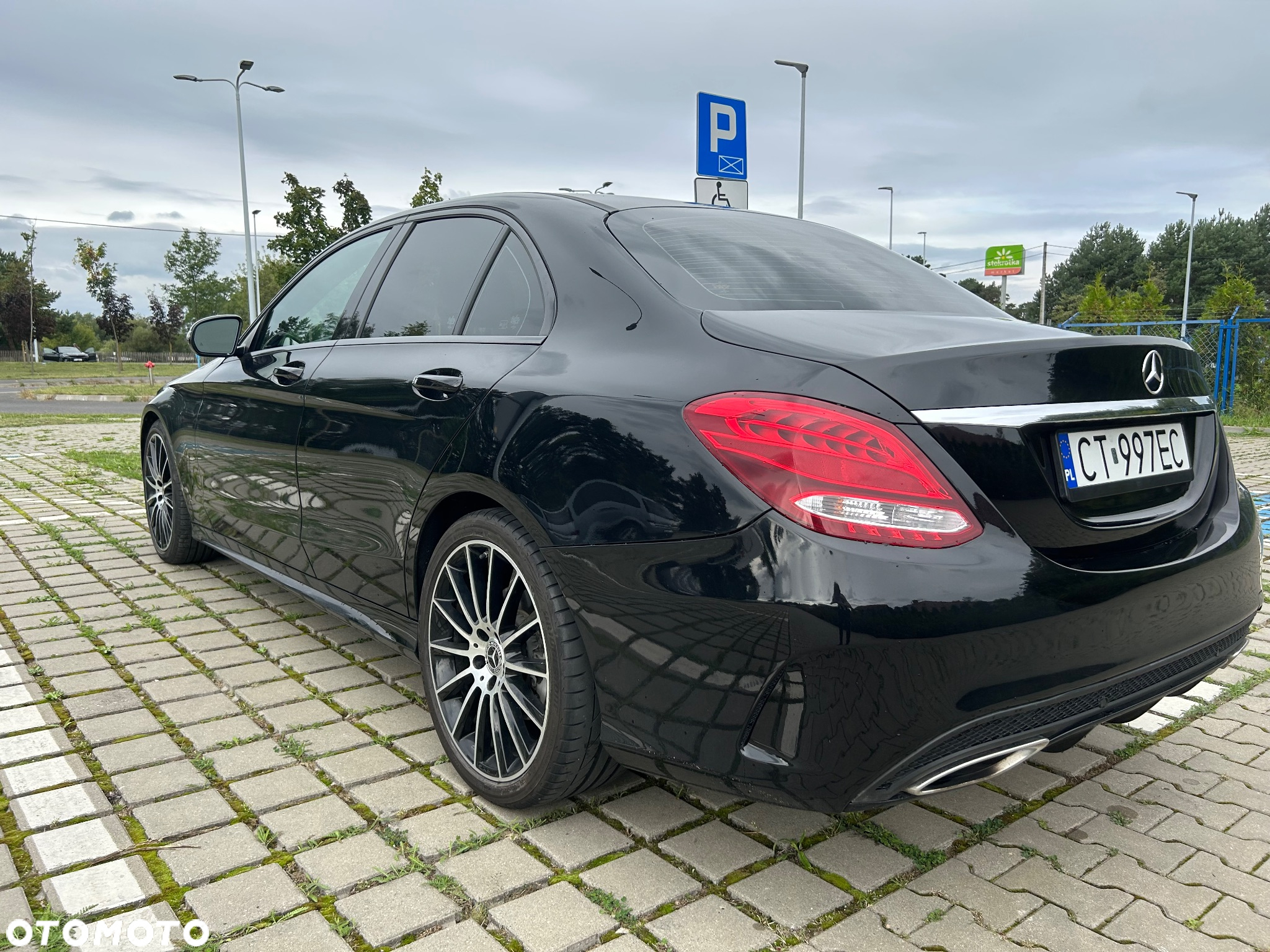 Mercedes-Benz Klasa C 300 9G-TRONIC AMG Line - 12