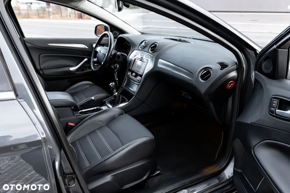 Ford Mondeo 2.5 Titanium X - 19