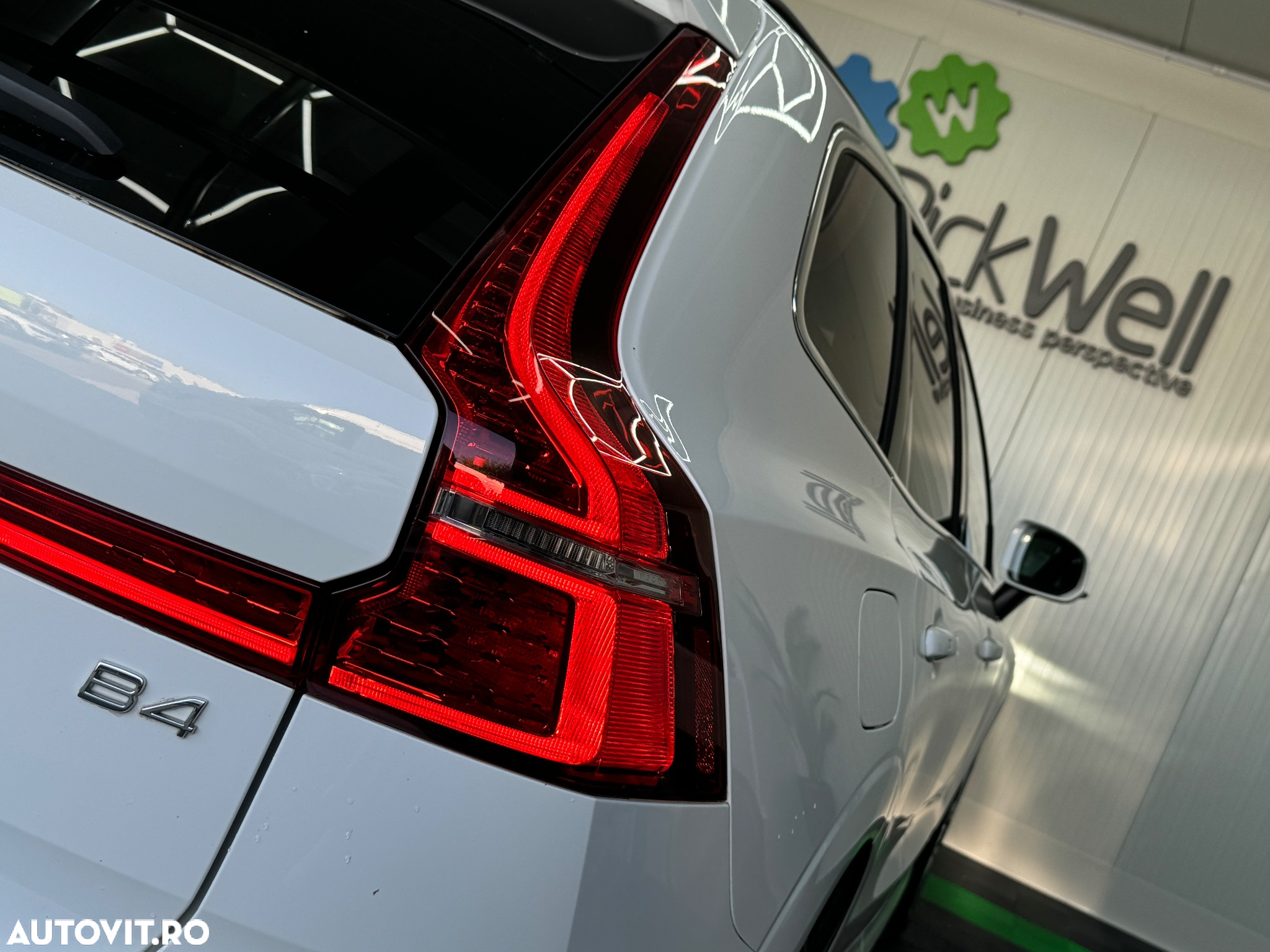 Volvo XC 60 B4 MHEV AT8 AWD Inscription - 9