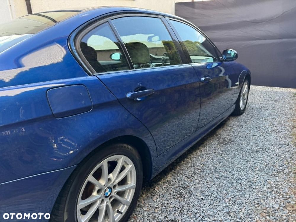 BMW Seria 3 318i - 6