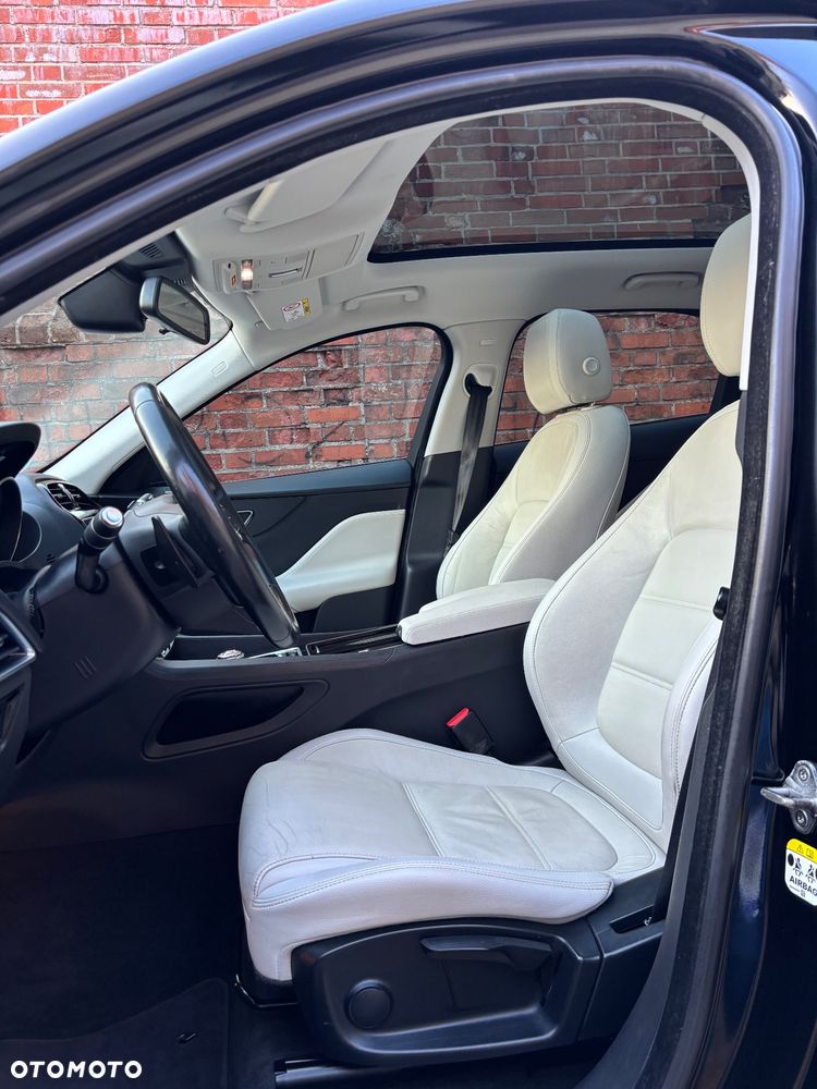 Jaguar F-Pace 2.0 i4D AWD Prestige - 13