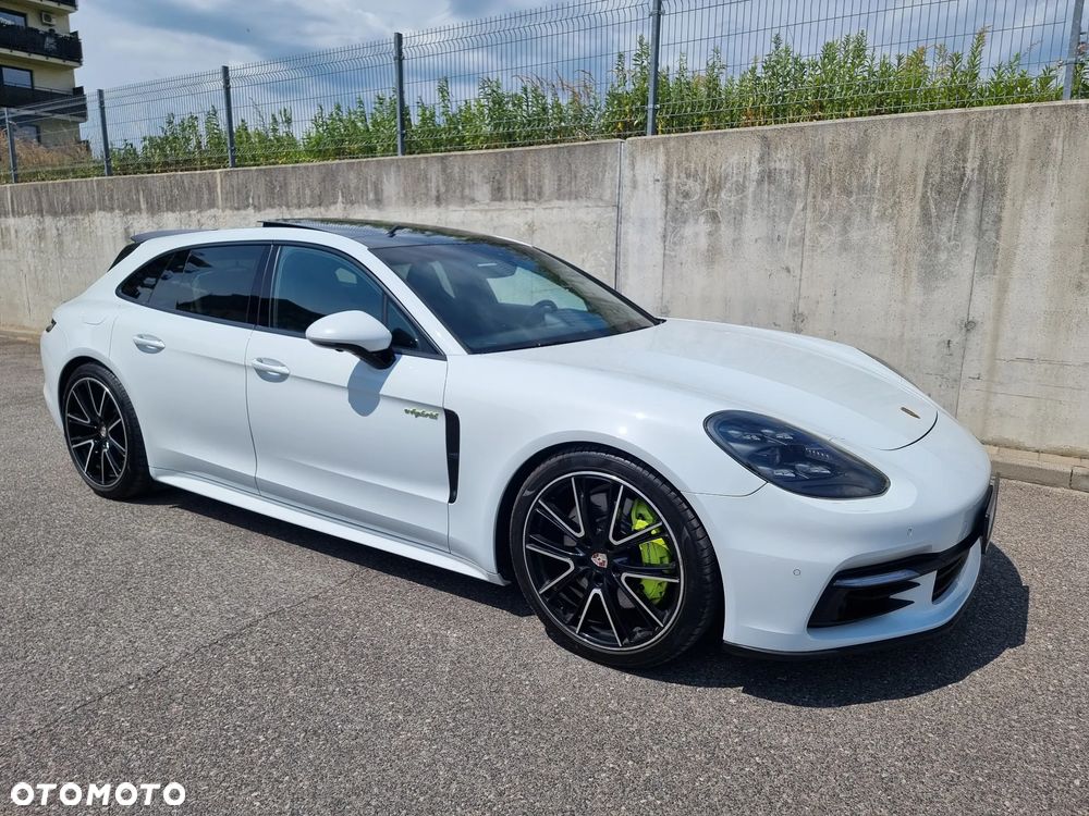 Porsche Panamera 4 e-Hybrid Sport Turismo - 15