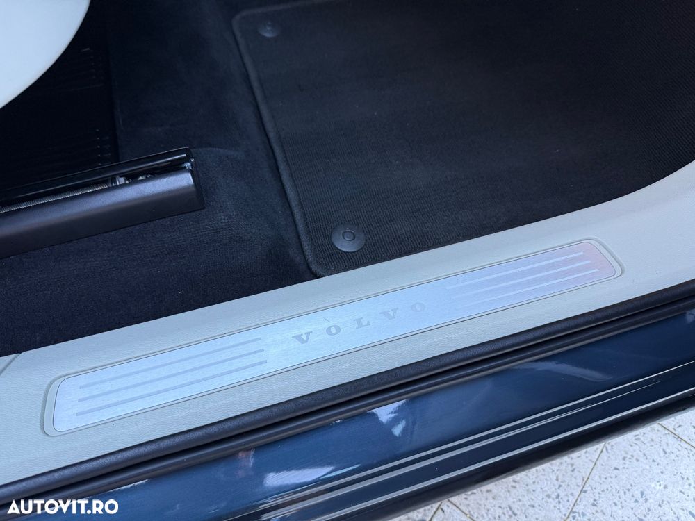 Volvo XC 60 D4 AWD Geartronic Inscription - 39