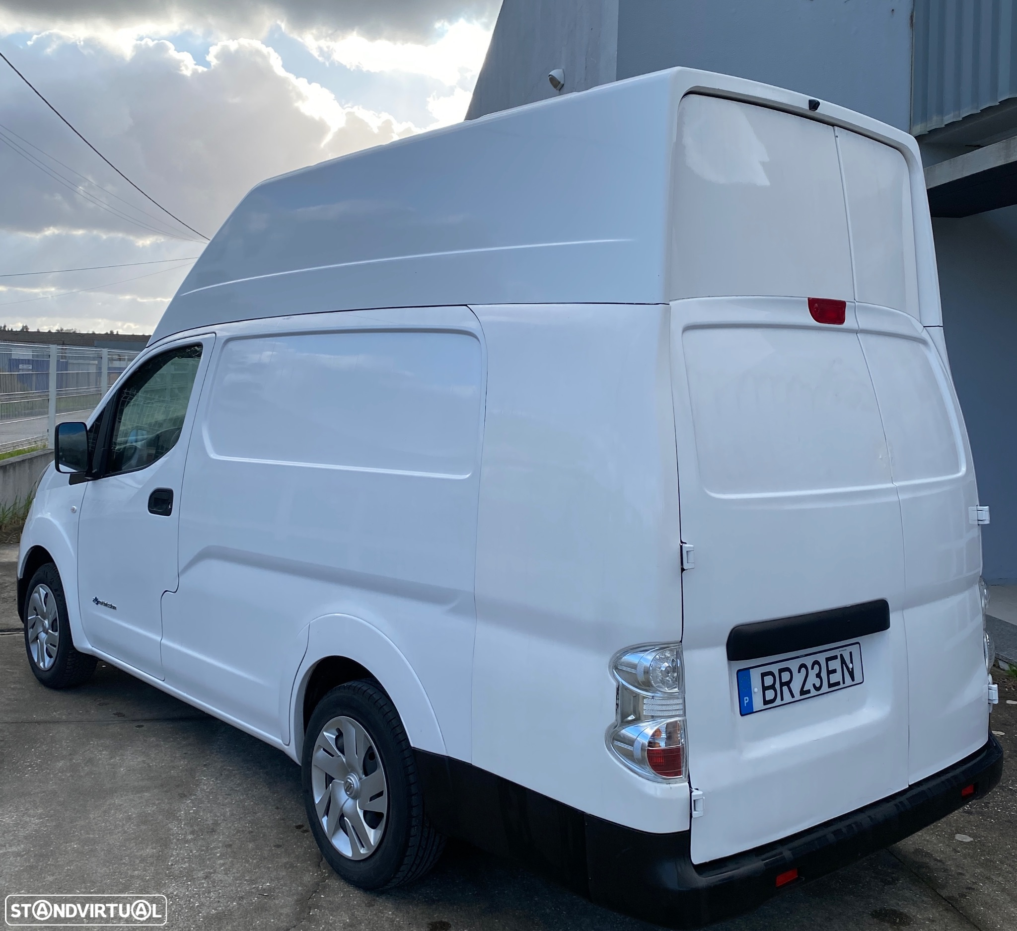 Nissan E-NV200 - 13