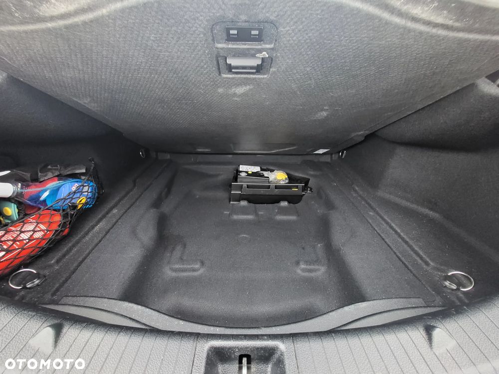 Mercedes-Benz CLA 220 4-Matic AMG Line - 31
