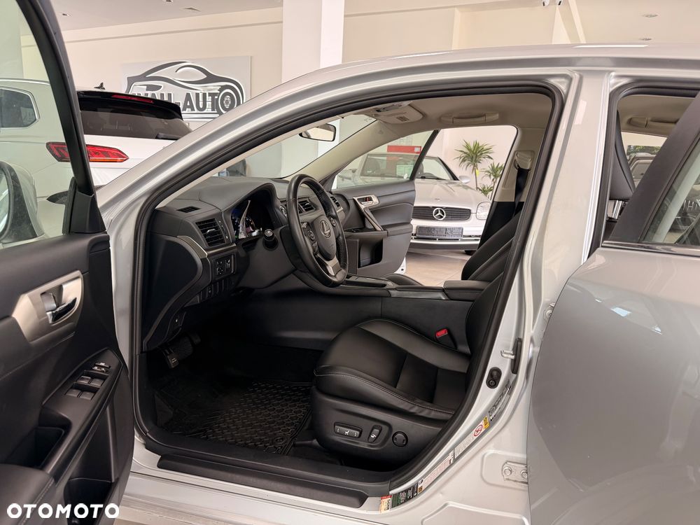 Lexus CT - 23