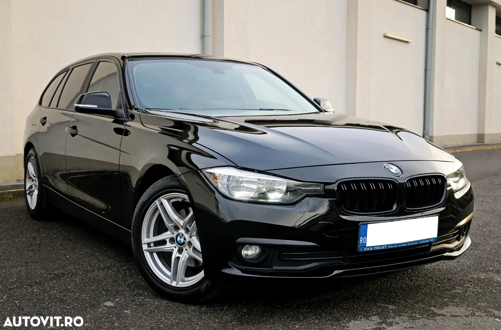 BMW Seria 3 320d Touring xDrive Aut. - 2