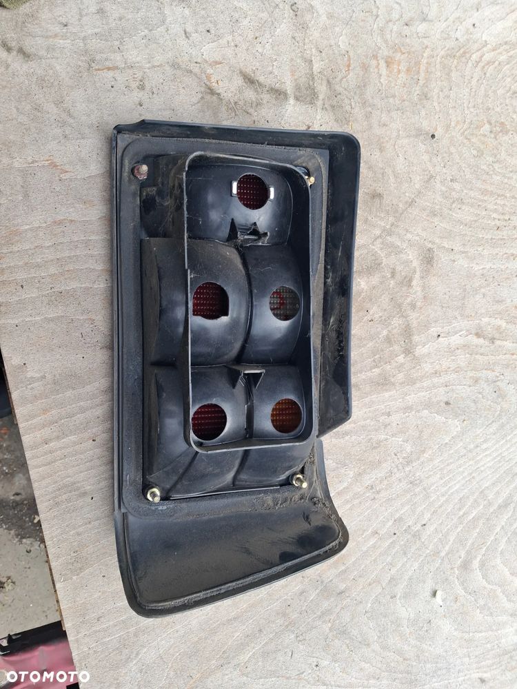LAMPA TYLNA LEWA VOLVO 460 - 2