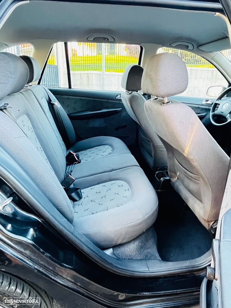 Skoda Fabia Break 1.4 Style AC+CB+ABS - 9