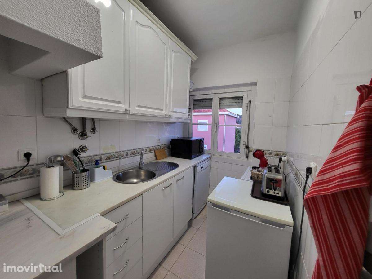 Quarto - localizado em Alcântara Lisbon - Grande imagem: 2/6