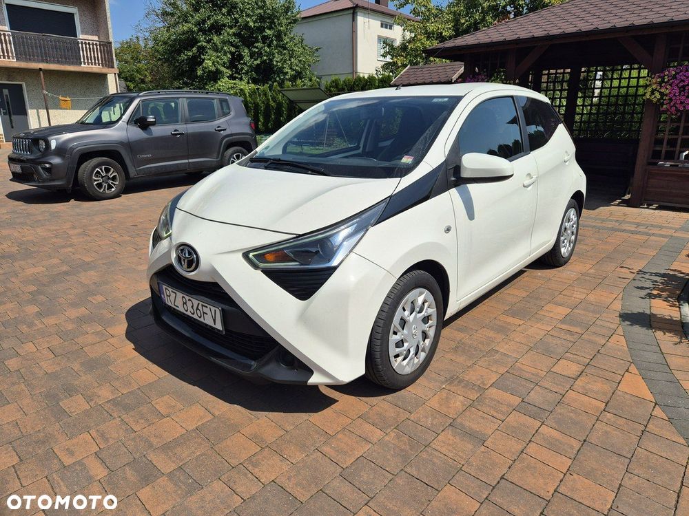 Toyota Aygo x-play - 3