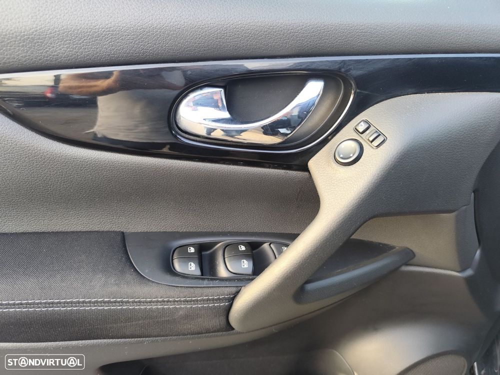 Nissan Qashqai 1.5 dCi N-Connecta - 30