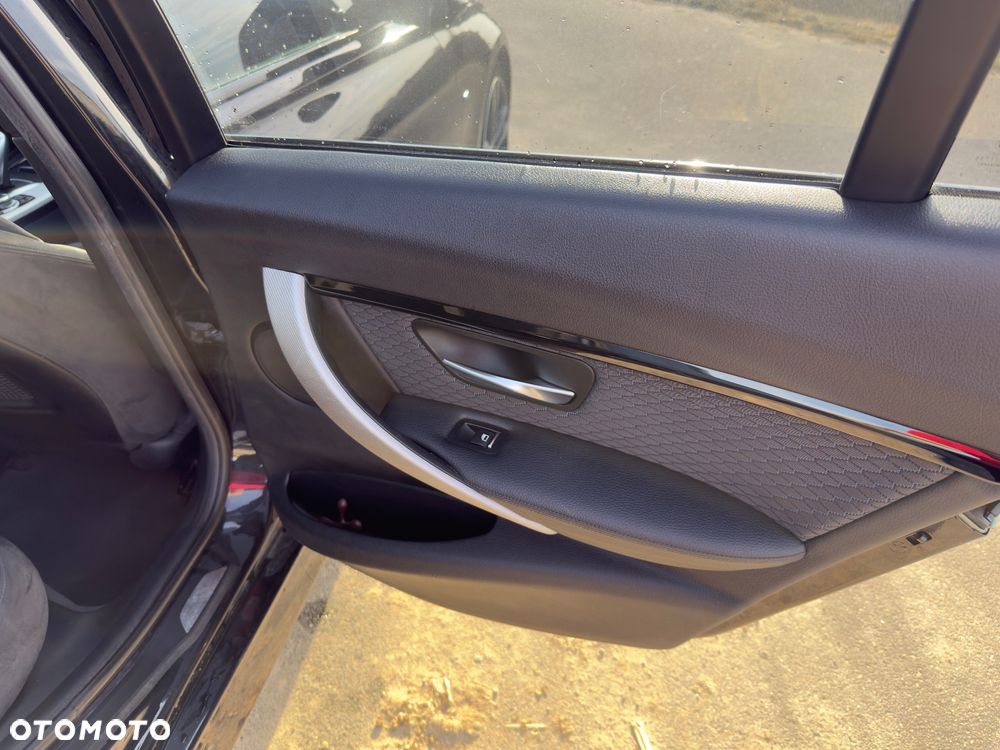 BMW Seria 3 318d Edition M Sport Shadow - 37