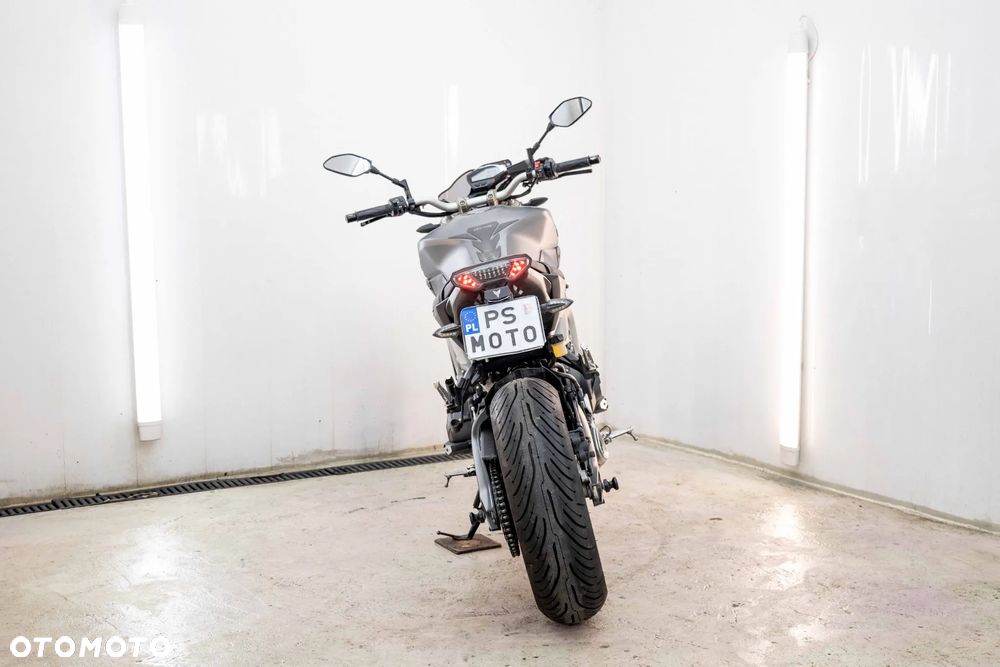 Yamaha MT - 7