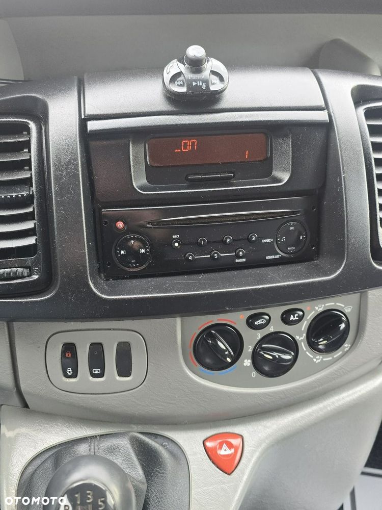 Renault Trafic - 26