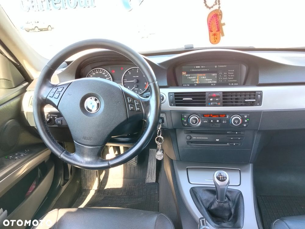 BMW Seria 3 318d DPF - 8