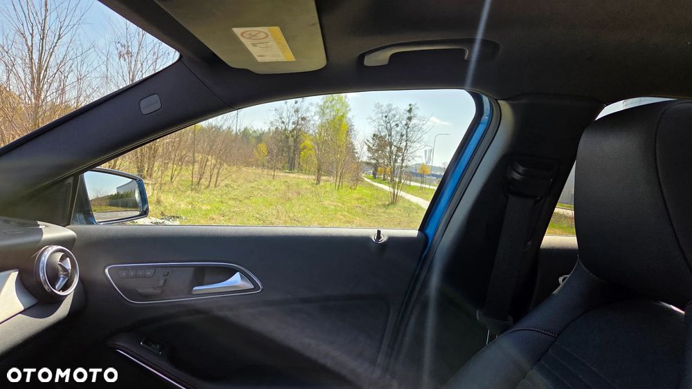 Mercedes-Benz GLA 200 7G-DCT AMG Line - 17