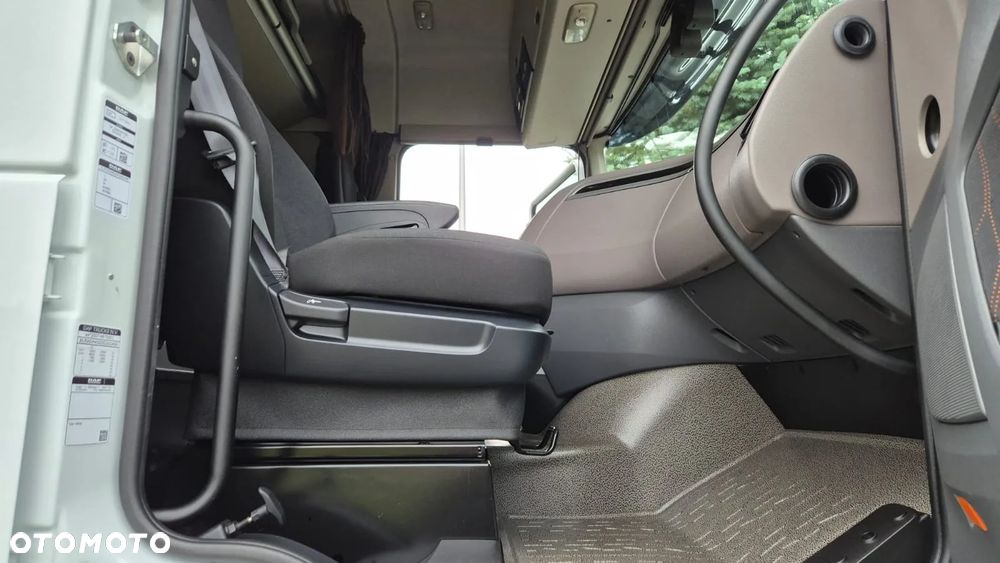 DAF XF 430/// 2022/// PRZEB: 188000 KM/// CHŁODNIA/// THERMO-KING/// WINDA/// STAN JAK NOWY! - 21