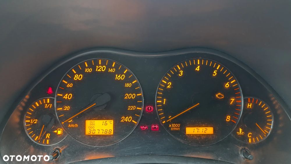 Toyota Avensis 1.8 VVT-i Sol - 13