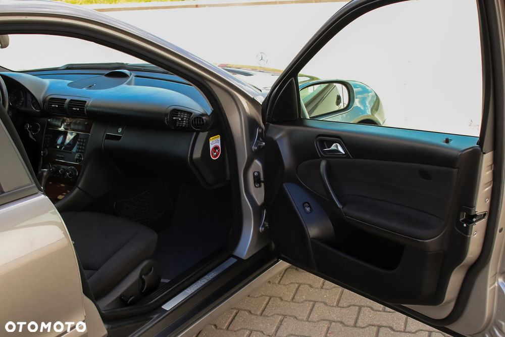 Mercedes-Benz Klasa C 180 Kompressor Automatik Classic - 21