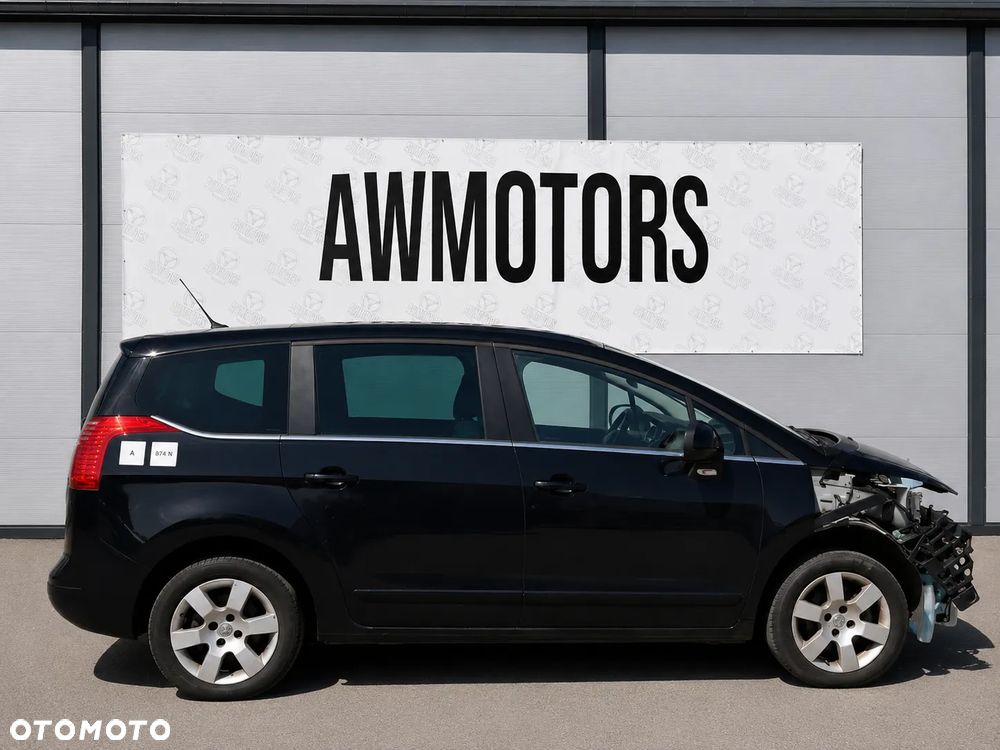 PEUGEOT 5008 2013 *SAMOCHÓD NA CZĘŚCI* 874 N KTV - LAKIER CZARNY PERLA NERA MASKA, LAMPA, DRZWI, LUSTERKO, ZDERZAK, GRILL, BŁOTNIK, KLAPA, BELKA, DESKA, FOTELE, KANAPA, ĆWIARTKA KIEROWNICA, TARCZE, ZACISKI, ZAWIESZENIE, KOMPLETNY PRZÓD, KOMPLETNY TYŁ, LICZNIK, ZEGARY, PRAWE LEWE PRZÓD TYŁ - 3