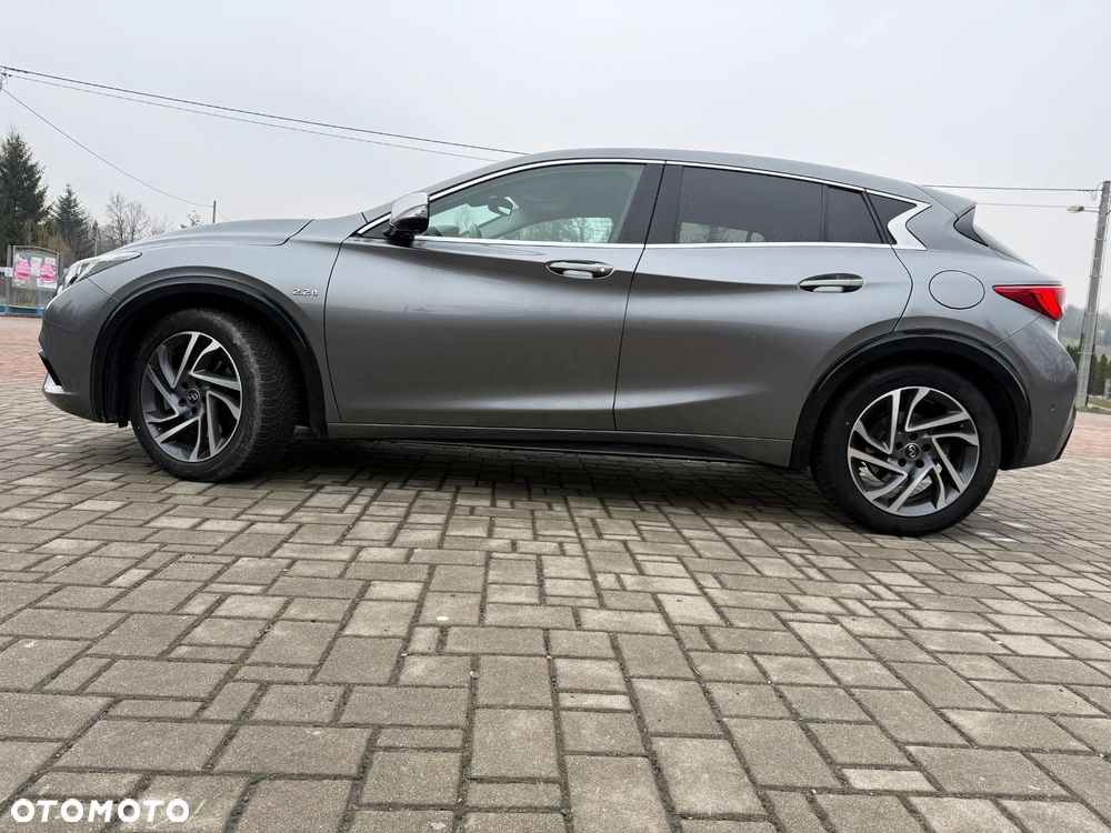 Infiniti Q30 2.2d DCT AWD City Black Edition - 8