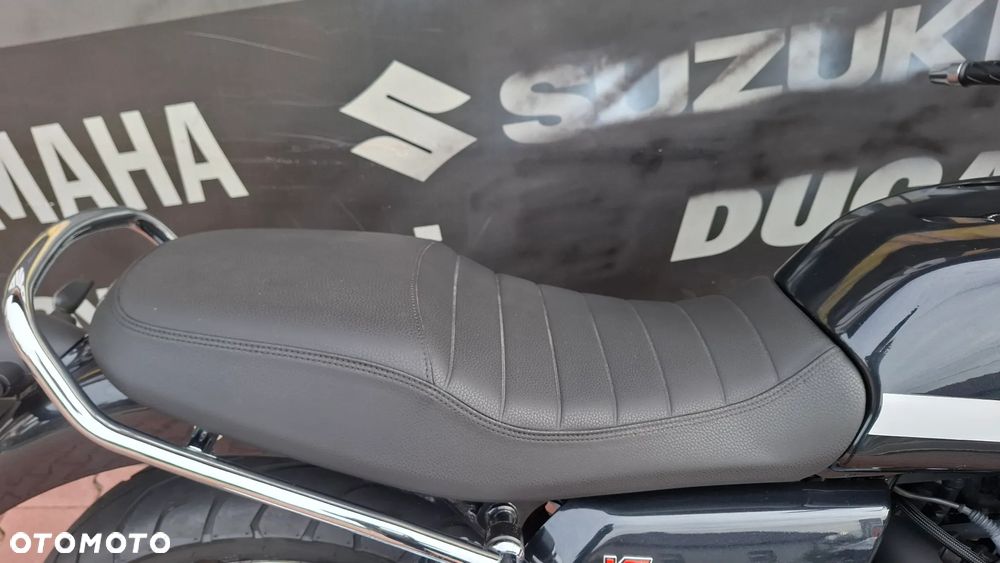 Moto Guzzi V7 - 19