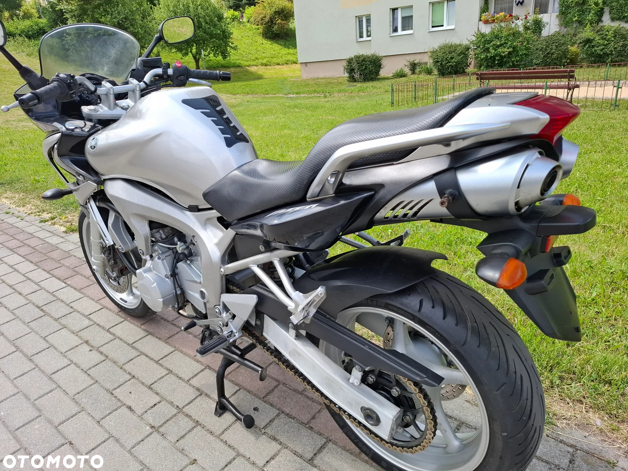 Yamaha FZ6 - 12