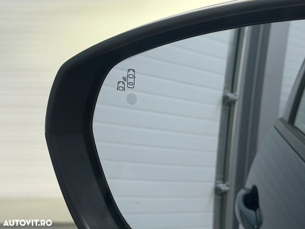 Peugeot 3008 Plug-In Hybrid 225 e-EAT8 GT - 23