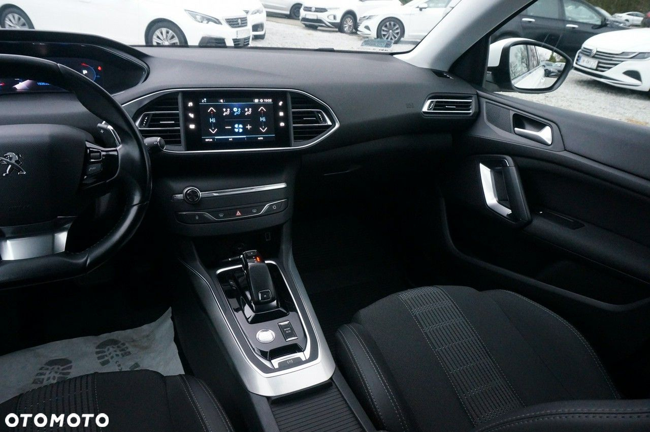 Peugeot 308 1.5 BlueHDi Allure Pack S&S EAT8 - 15