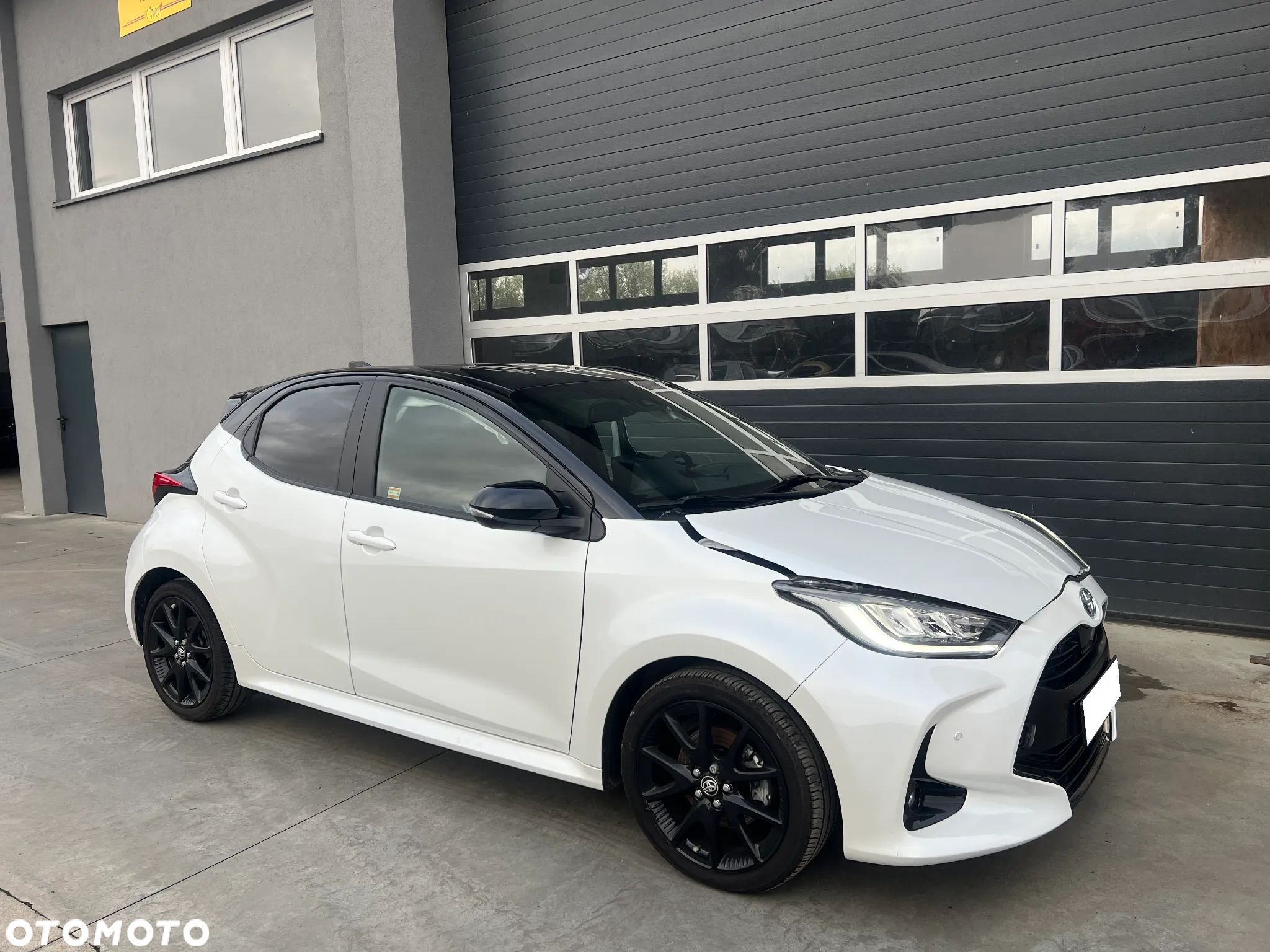 Toyota Yaris Hybrid 1.5 Style - 1