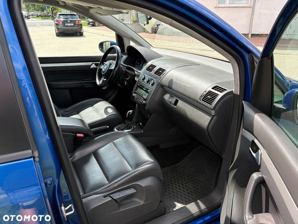 Volkswagen Touran 1.6 TDI DPF DSG Trendline - 8