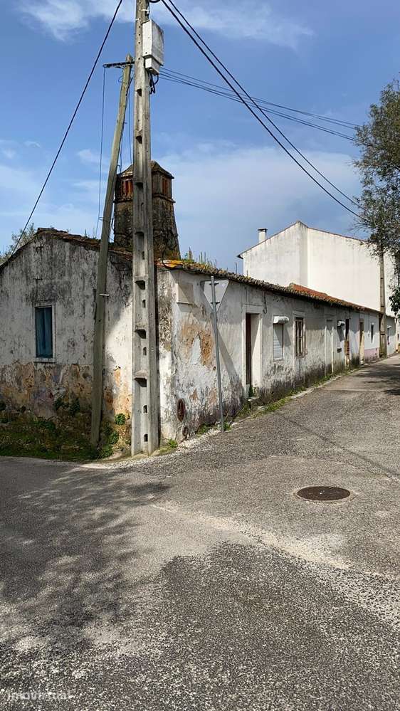 CONJUNTO DE 4 HABITAÇÕES EM ZONA URBANA — LOCALIZAÇÃO PRIVILEGIADA - Grande imagem: 2/12