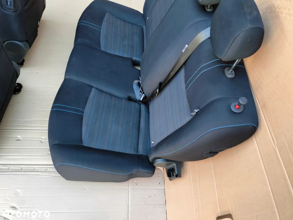NISSAN LEAF II ZE1 2019 FOTELE KANAPA TYŁ - 13