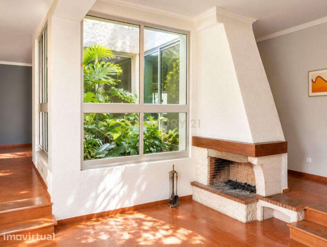 Moradia T4 com Jardim Privativo na Charneca da Caparica – Potencial Ún - Grande imagem: 5/7