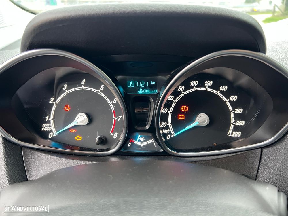 Ford Tourneo Courier - 13